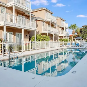Sand Dollar Holler-pool-close To Beach And Shops! Villa